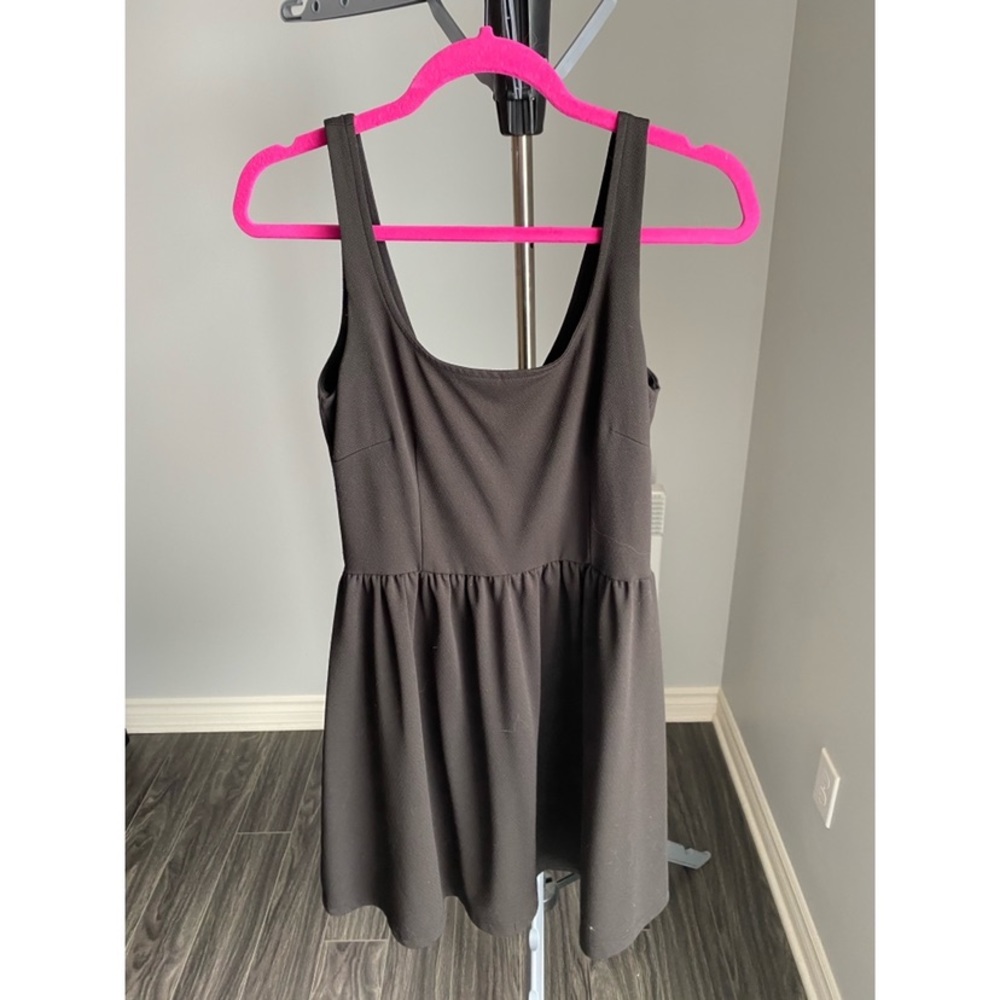 Dress - Picture 1 of 3